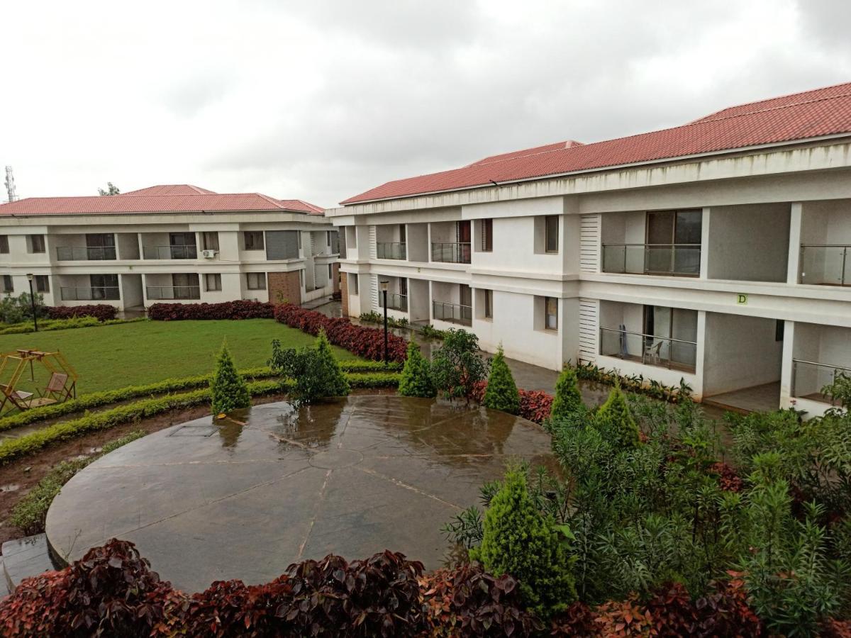 Parishreya Holiday Home Lonavala Bagian luar foto