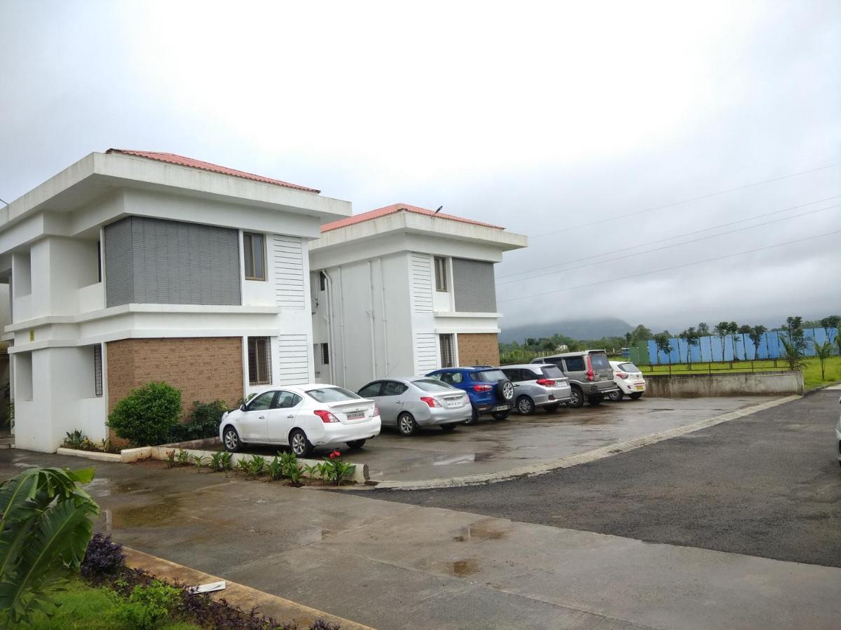 Parishreya Holiday Home Lonavala Bagian luar foto